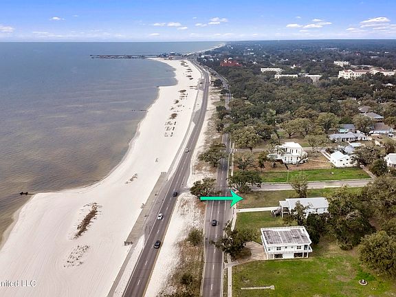 4th image of 902 E Beach Blvd