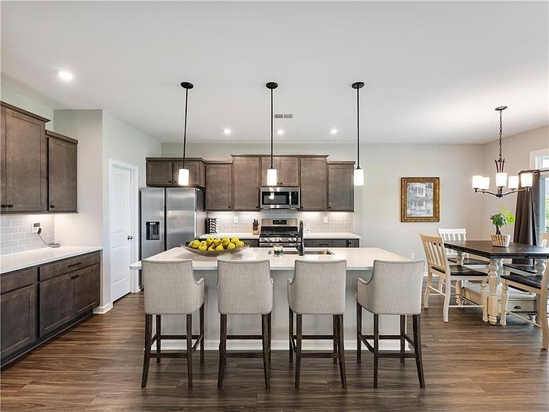 1st image of 627 Michigan Cir