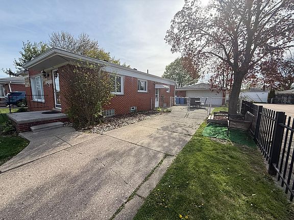 2nd image of 4176 Williams St