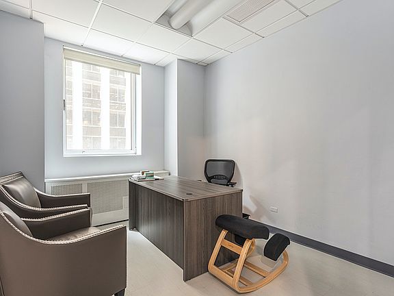 5th image of 425 Madison Ave #302