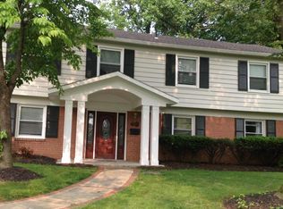 9713 Corkran Ln, Bethesda, MD 20817