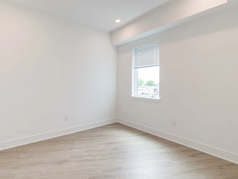 1622 Point Breeze Ave — Photo 16