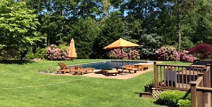 5 Bedroom Traditional — Photo 4