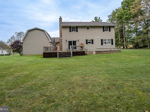 5th image of 1113 White Pine Cir