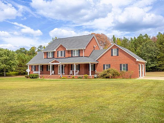 2nd image of 207 Lake Haven Dr