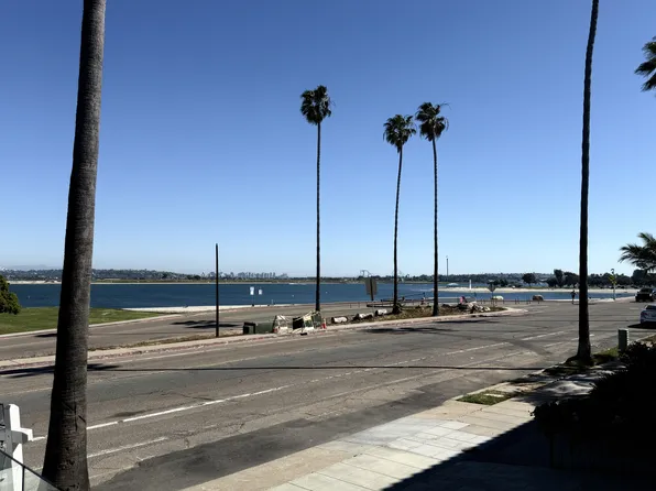 3522 Crown Point Dr, San Diego, CA 92109