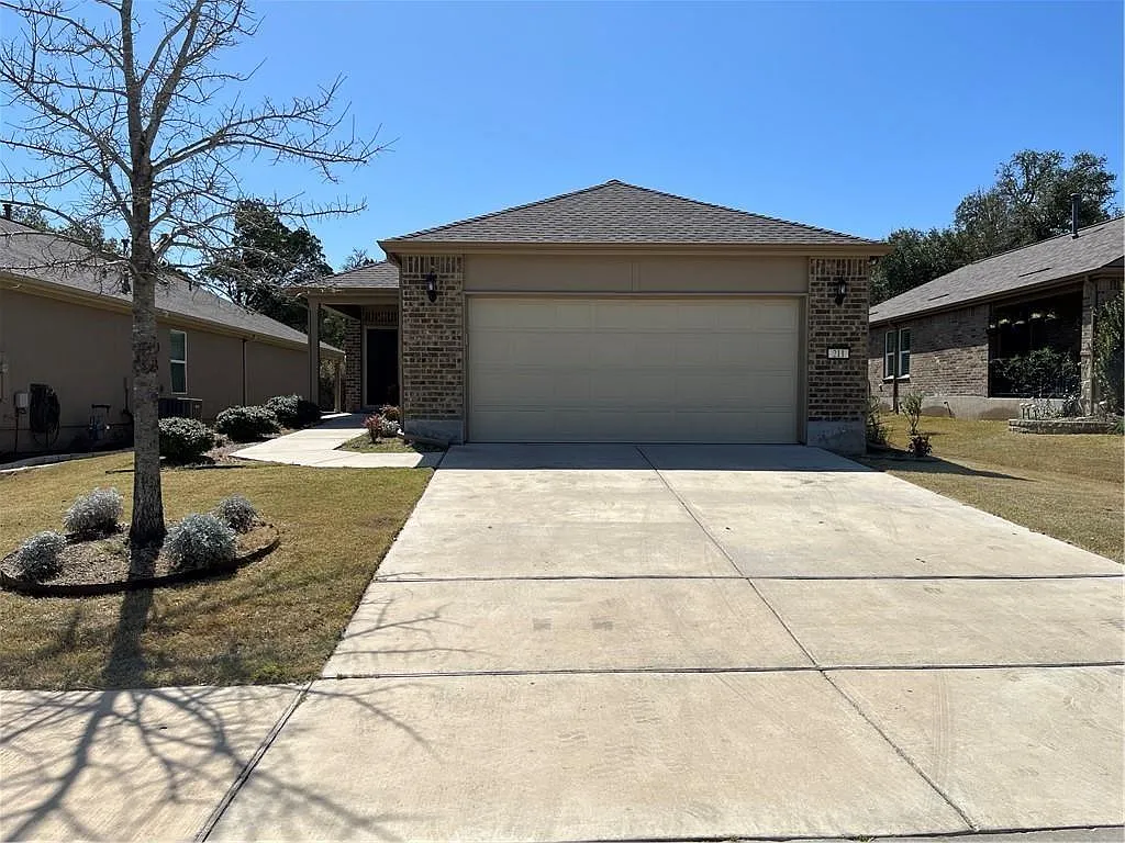 2 bed, 2.0 bath, 1318 sqft, $2,050 — Photo 2