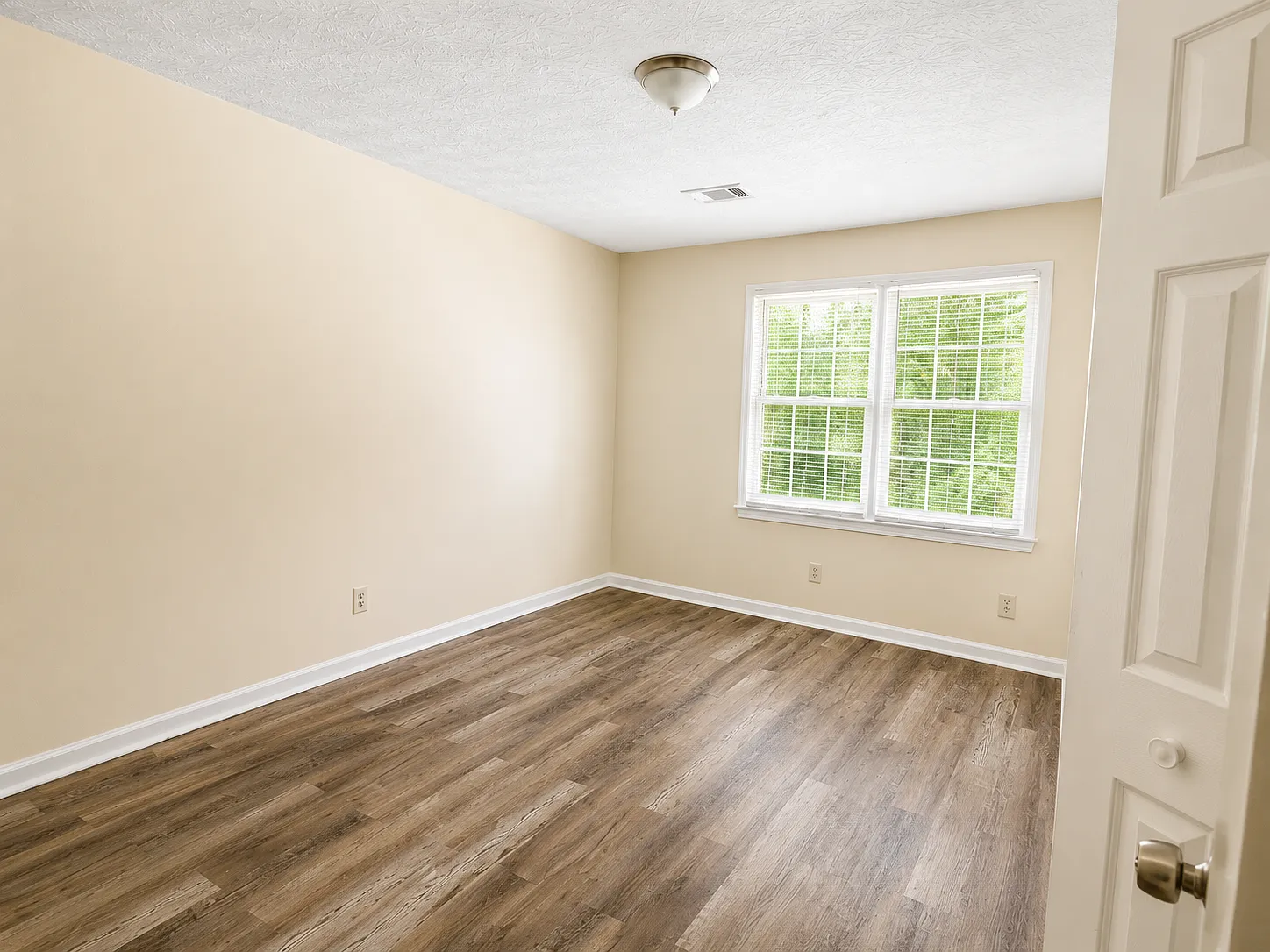 2 bed, 2.5 bath, 1166 sqft, $1,650 — Photo 4
