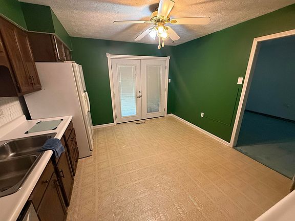 4th image of 110 Sauk Ct