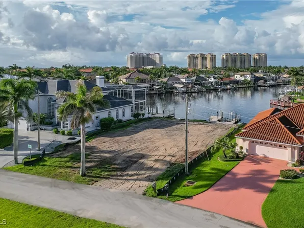 5620 SW 14th Place Cpe, Coral, FL 33914