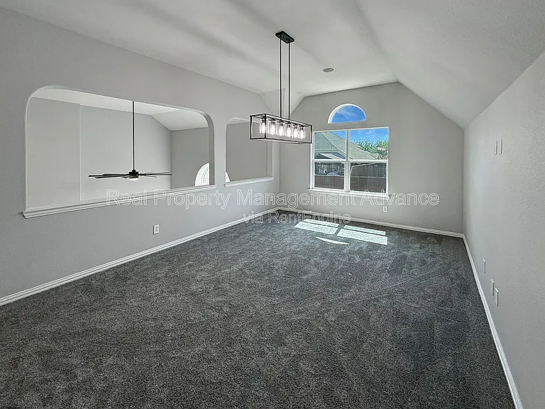 801 Renault Way — Photo 21