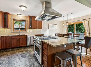 7000 Redwing Ln, Chanhassen, MN 55317