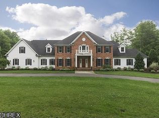 18675 Auburn Glen Dr, Chagrin Falls, OH 44023