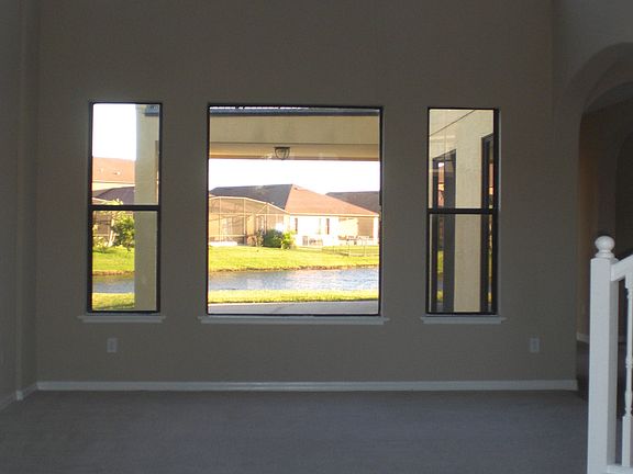 3rd image of 9649 Moss Rose Way