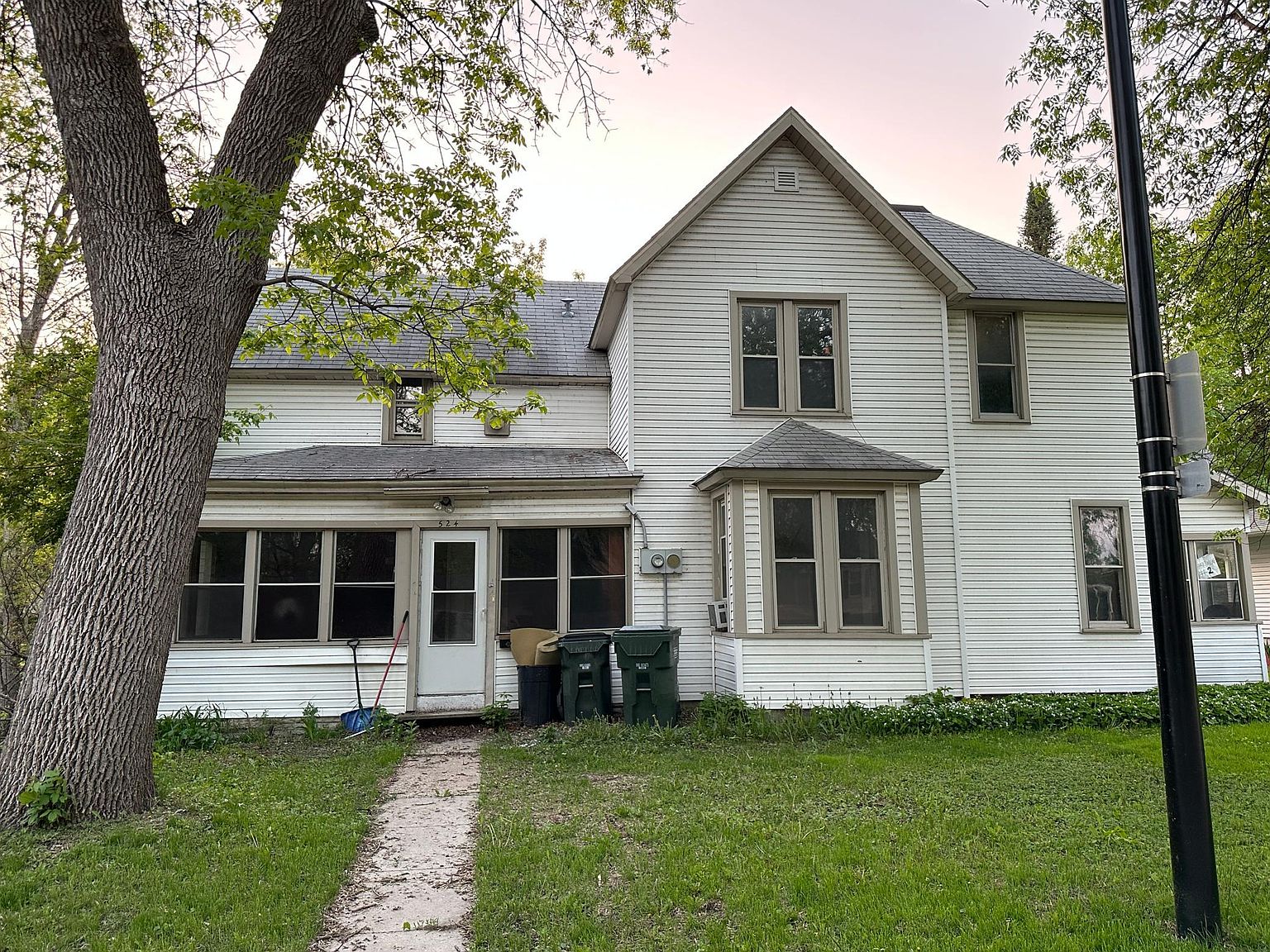 524 Bluff St NE, Hutchinson, MN 55350 Zillow
