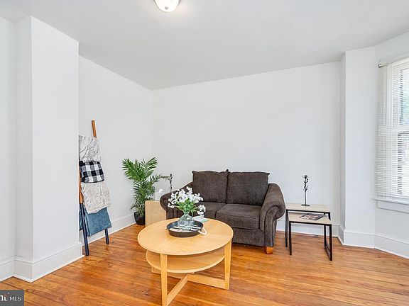 5th image of 303 W John St