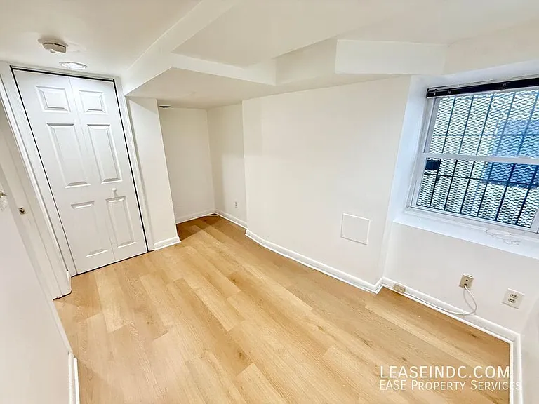 29 T St NW #B — Photo 10