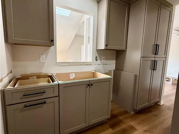 12928 W 110th St, Overland Park, KS 66210