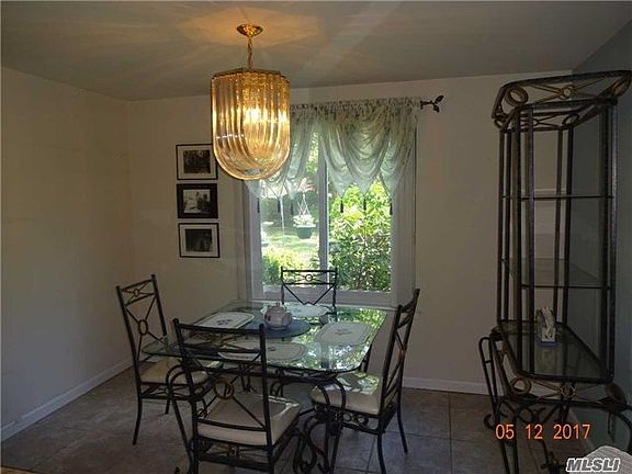 3rd image of 240 Sagamore Hills Dr