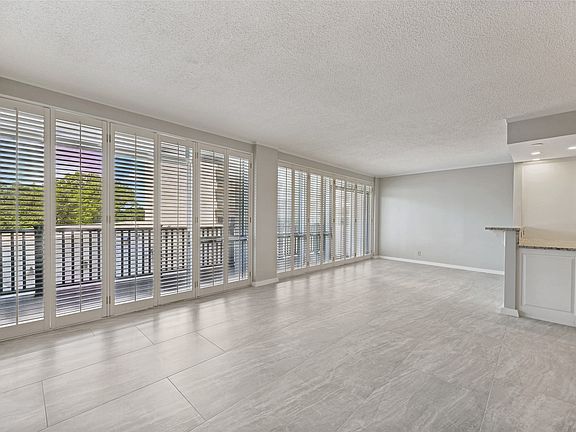 2nd image of 6211 W Northwest Hwy APT 300