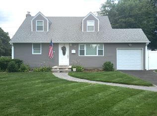 2331 Lancaster St, East Meadow, NY 11554