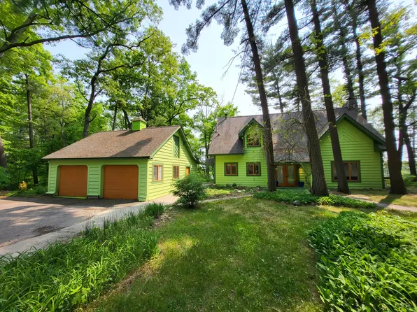 5796 E 52nd St, Newaygo, MI 49337