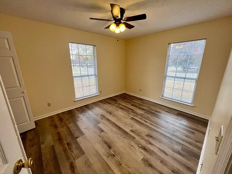 446 Westgate Blvd — Photo 11