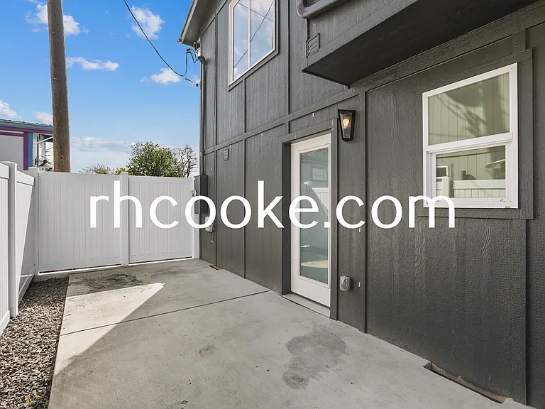 11907 E 2nd Ln — Photo 17