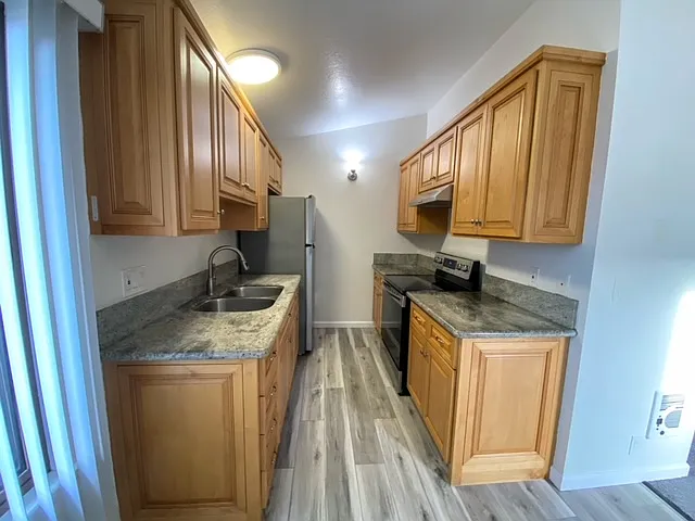 Dela Vina Apartments — Photo 45