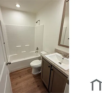 3 bed, 1369 sqft, $2,250 — Photo 4