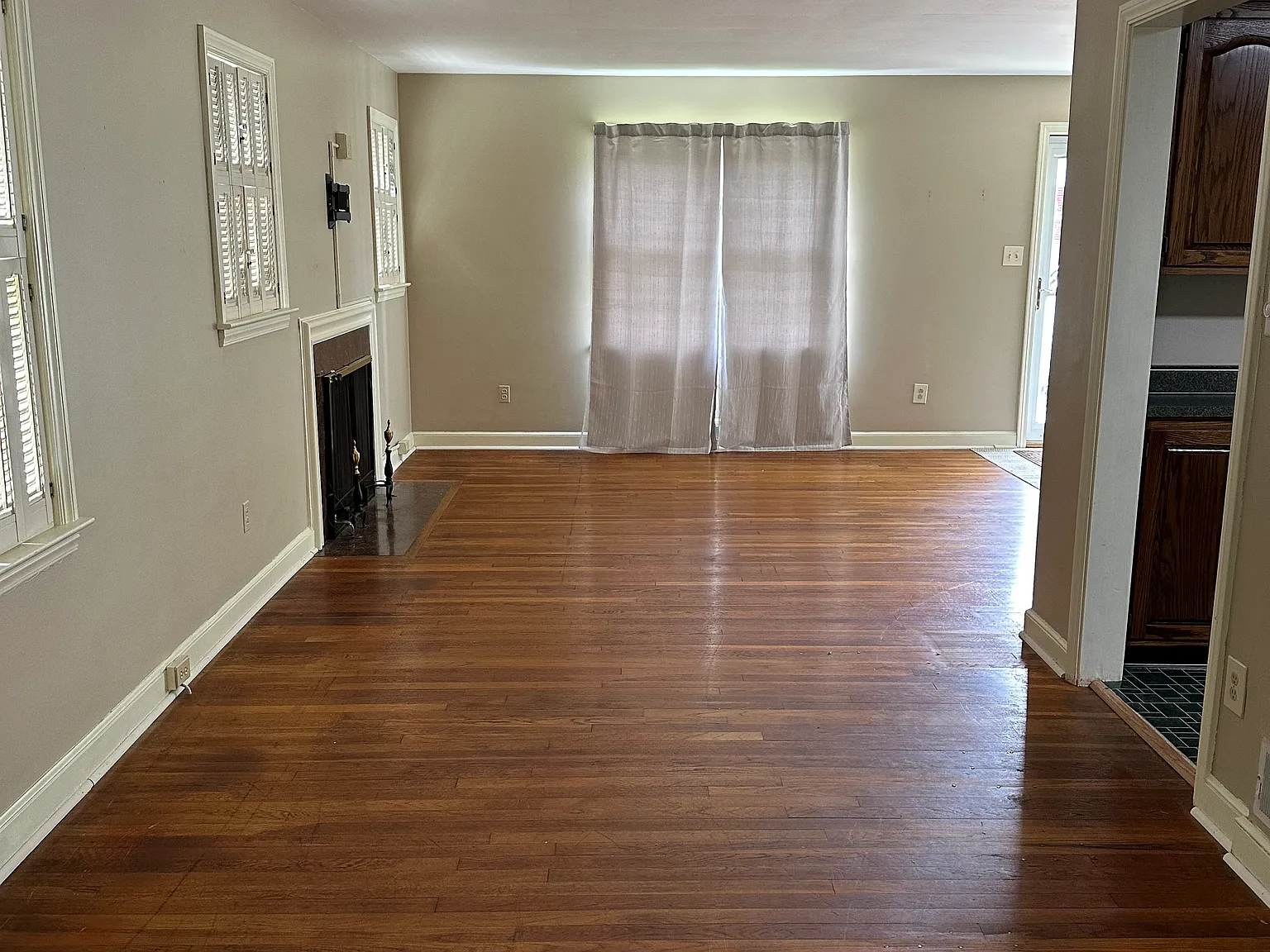 Donald Ave, Huntington — Photo 2