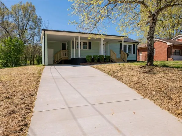 2104 N Ashland Dr, Burlington, NC 27217