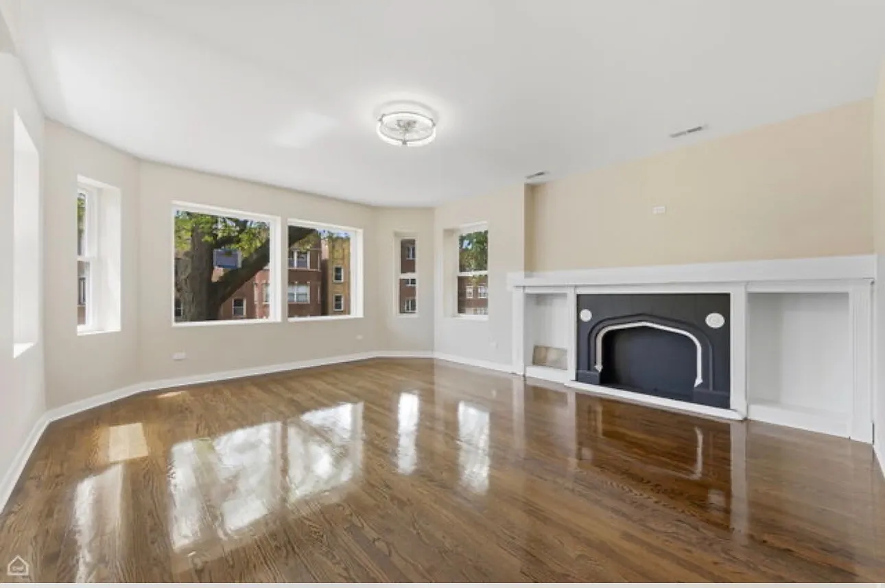 3 bed, 1300 sqft, $2,000 — Photo 3