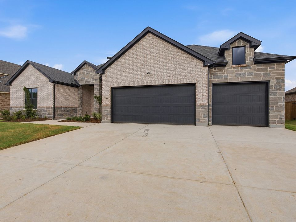 1st image of 709 Allison Dr
