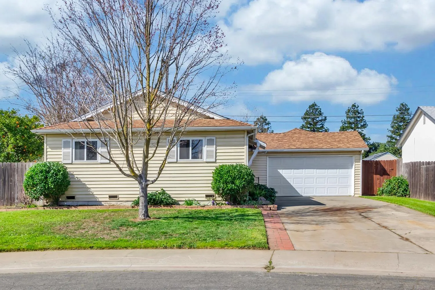 8948 Rosetta Cir photo 1