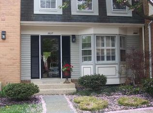 5657 Ridge View Dr, Alexandria, VA 22310