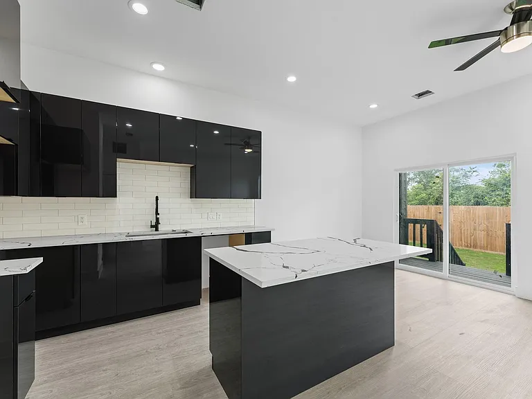 3135 Crane St #B — Photo 9