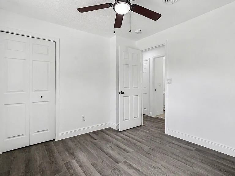 5240 Sutton Ave — Photo 11
