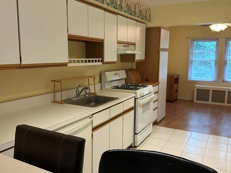 63 Franklin Ave #2 — Photo 2