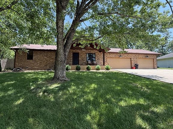 2nd image of 2720 Jennifer Drive