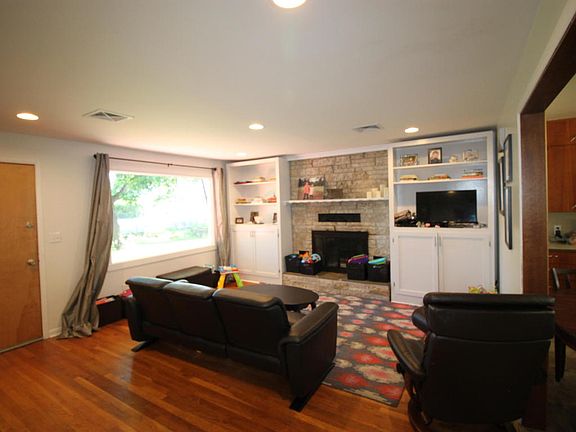 2nd image of 684 N Ave W