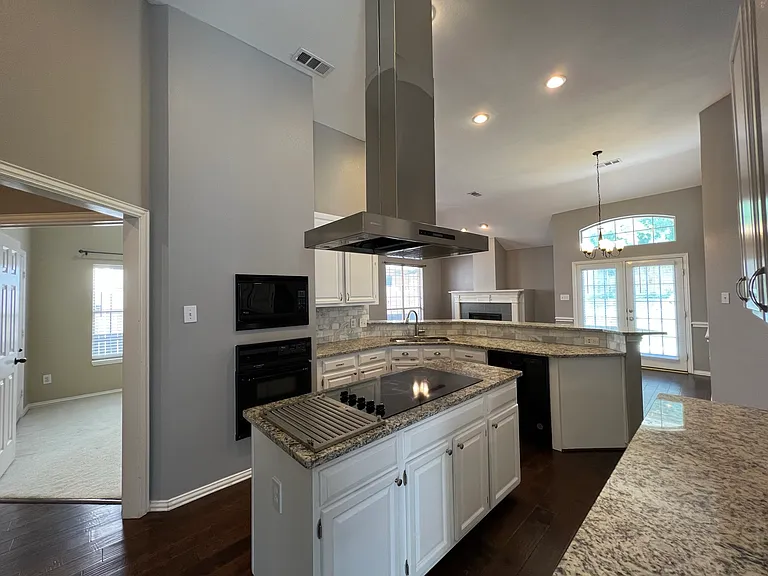 9811 Cliffside Dr — Photo 7