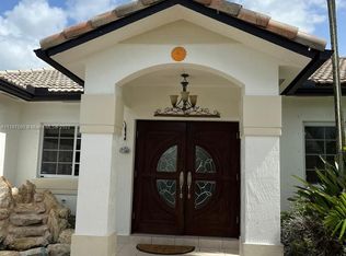 8868 NW 176th St, Hialeah, FL 33018