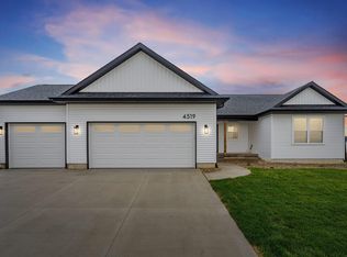 4519 Sonoma Dr, Cedar Falls, IA 50613