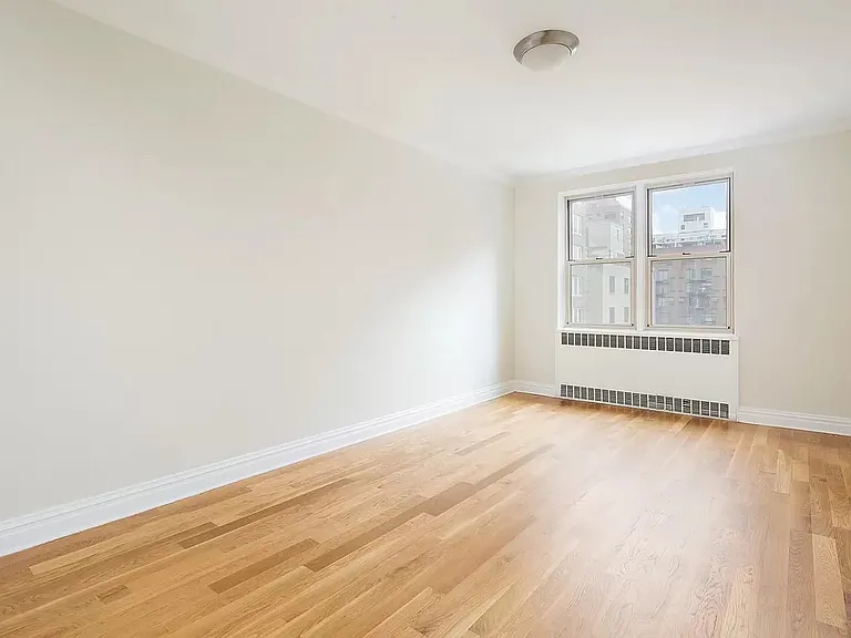 330 E 63rd St #5E — Photo 3