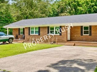 555 E Garden Farm Rd #B, Rossville, GA 30741