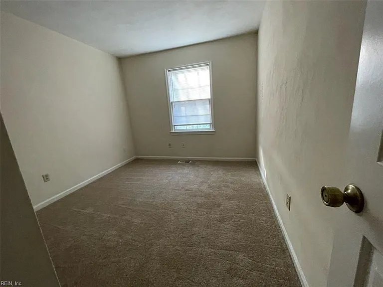 4613 Stonebridge Ln — Photo 14