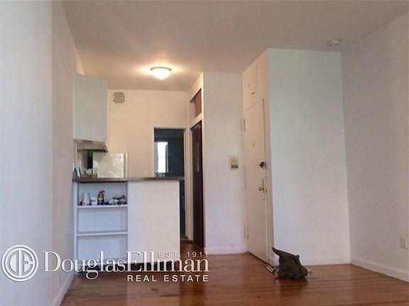 3rd image of 260 E 78th St APT 5