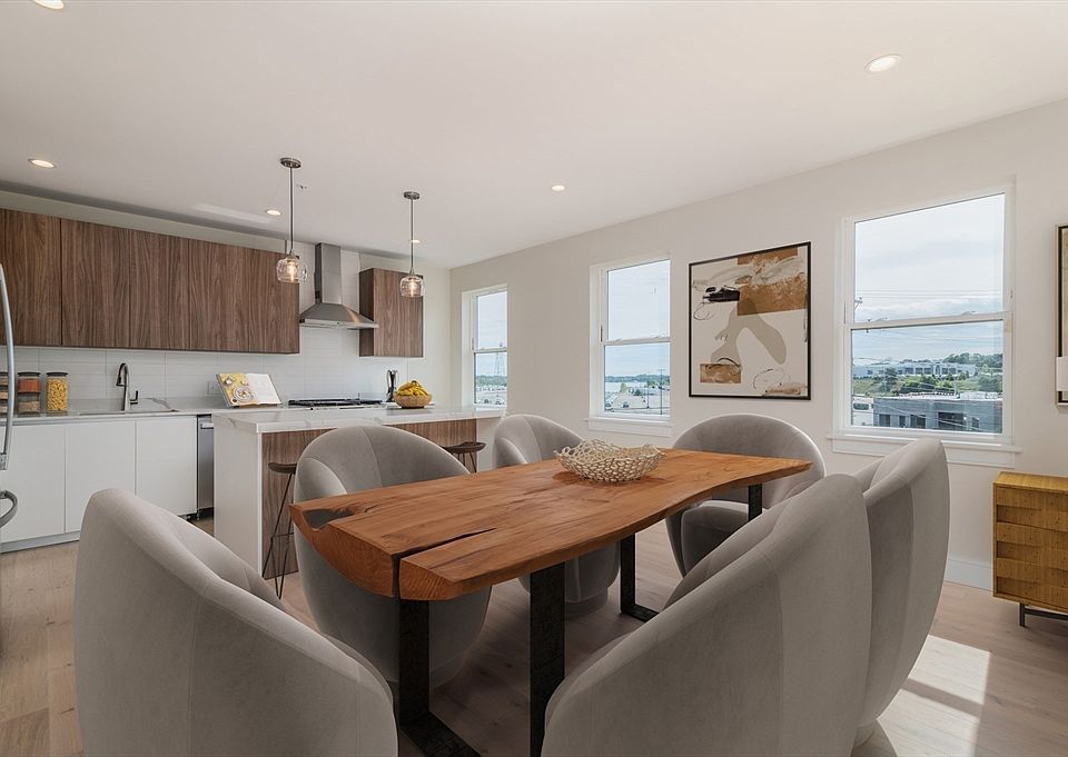 1st image of 488 Quincy Ave #5
