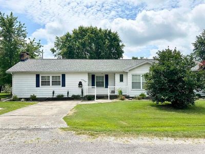 728 E 4th St, Flora, IL, 62839